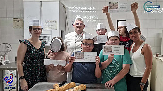 TvLocale de 'J'irai Pétrir chez vous' - avec l'IME de Niort une magnifique matinée de partage au fournil avec une classe du SESSAD !